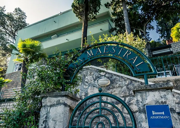 Apartments Maestral
