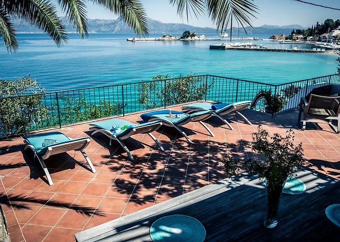 Apartments Maestral